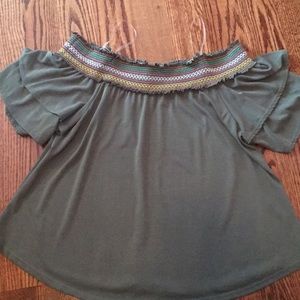 Alya size L off the shoulder top! Francesca’s